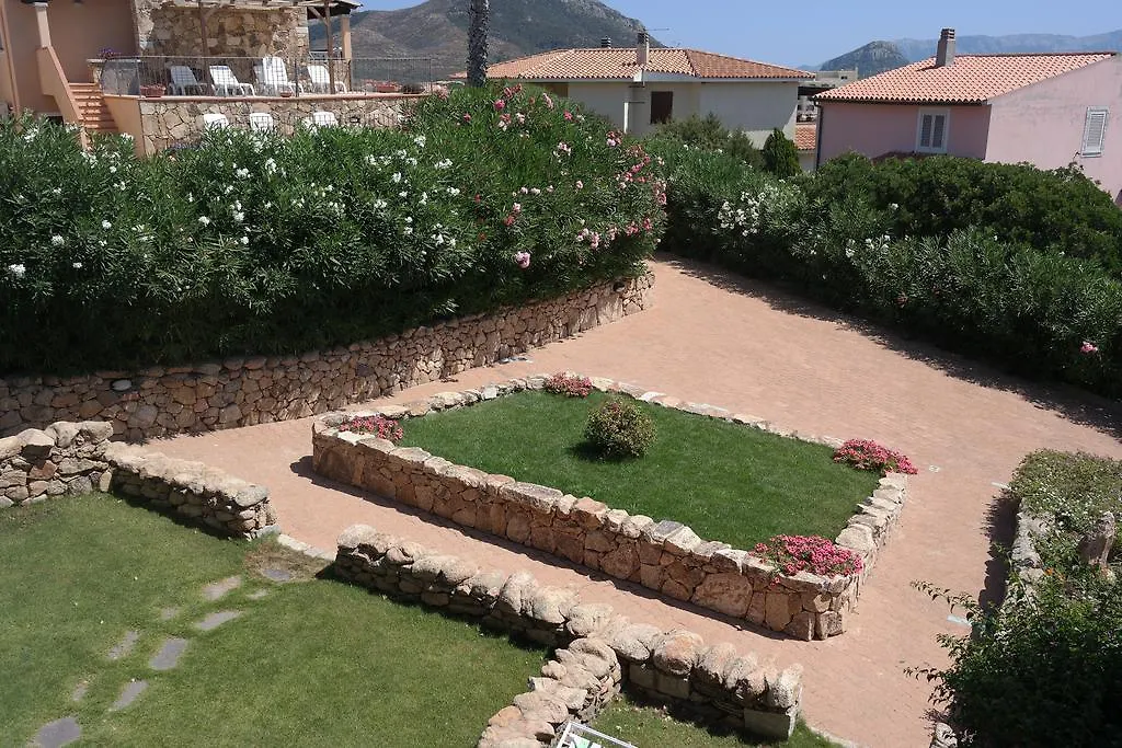 Sardinia Blu Residence Golfo Aranci 2*,